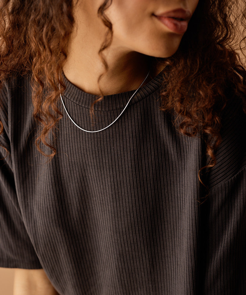 Model Wearing Silver Snake Link Necklace 40-46cm