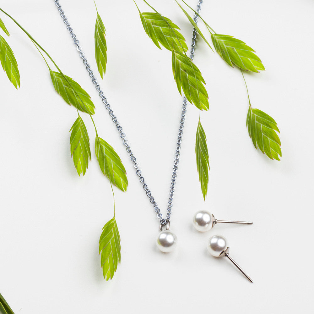 White Pearl Jewelry Gift Set