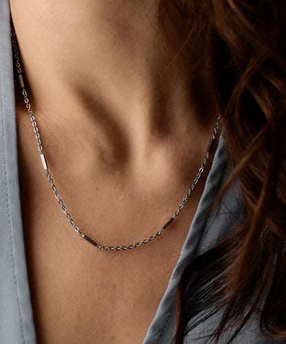 Silver colored Grace lightweight necklace