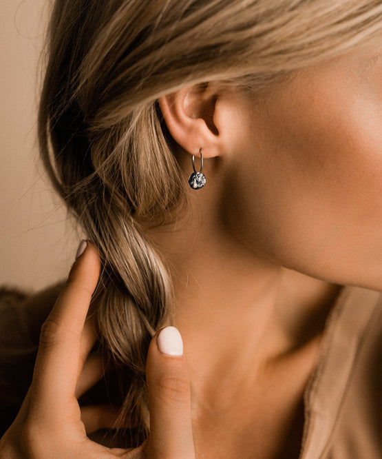 Round Crystal pendant earrings in black diamond