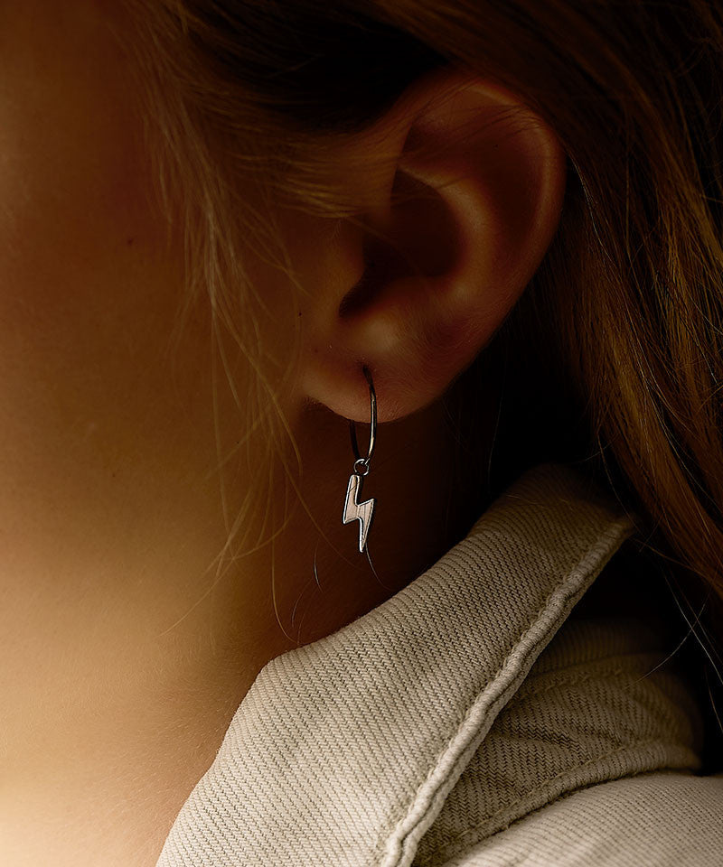 Flash Pendant Earrings on girl model
