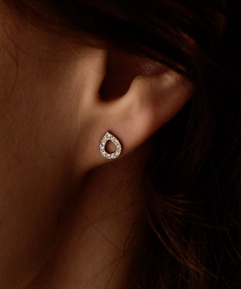 Natural titanium 8mm Drop Hollow earrings  on model 